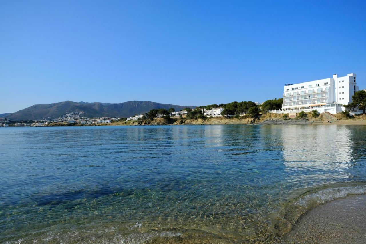 Hotel Grifeu Llanca Exterior photo